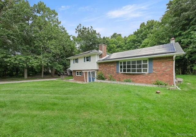 2nd image of 10 Creeden Dr, Middletown, NY 10940 | MLS# 1038714