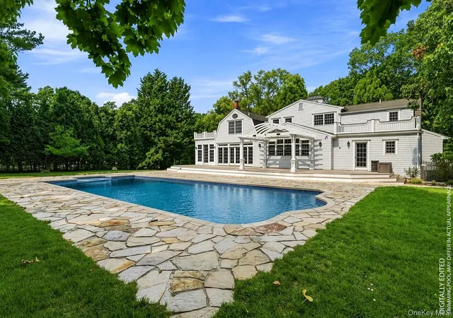 Photo 1 of Single family home for sale at 11 Pheasant Ln, Southampton, NY 11960 | MLS# 1038718 | Listing updated on 2026-09-30