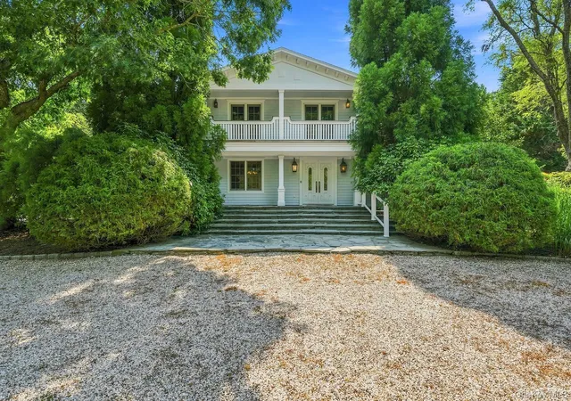 Photo 3 of Single family home for sale at 11 Pheasant Ln, Southampton, NY 11960 | MLS# 1038718 | Listing updated on 2026-09-30