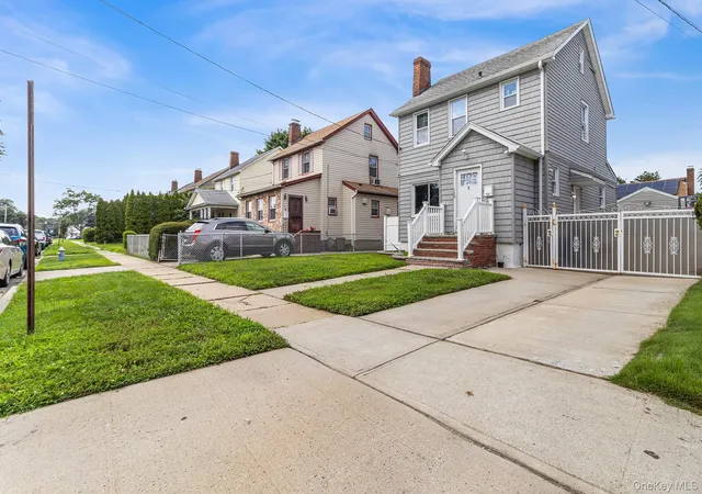 Photo 1 of Single family home for sale at 129 Lawson St, Hempstead, NY 11550 | MLS# 1038742 | Listing updated on 2026-08-15