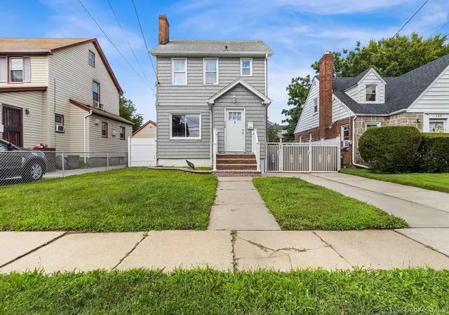 Photo 2 of Single family home for sale at 129 Lawson St, Hempstead, NY 11550 | MLS# 1038742 | Listing updated on 2026-08-15