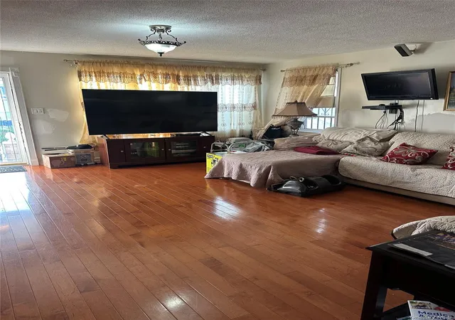 Photo 2 of Single family home for sale at 106 15 Pinegrove St, New York, NY 11435 | MLS# 1038753 | Listing updated on 2026-08-15
