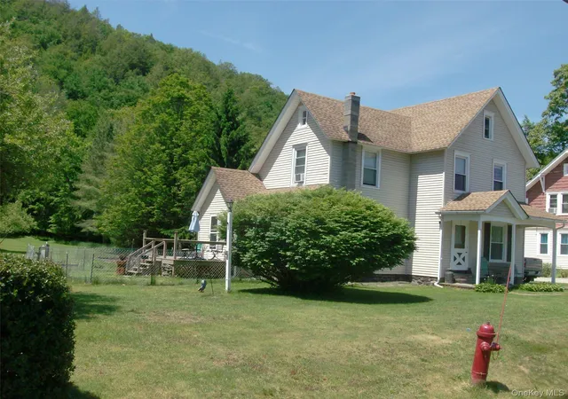 Photo 3 of Single family home for sale at 5 Riverside Dr, Rockland, NY 12776 | MLS# 1038795 | Listing updated on 2026-10-05