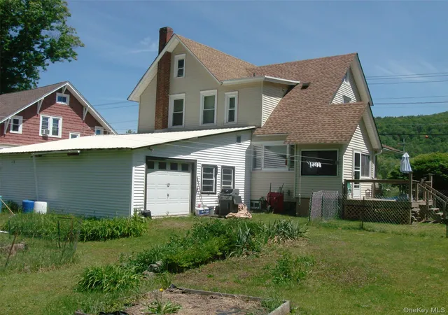 Photo 3 of Single family home for sale at 5 Riverside Dr, Rockland, NY 12776 | MLS# 1038795 | Listing updated on 2026-10-05