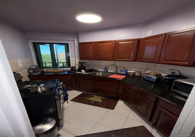 2nd image of 1501 Metropolitan Ave #10D, New York, NY 10462 | MLS# 1038804