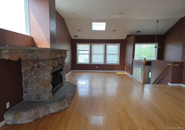 Photo 2 of Single family home for sale at 2871 Shore Rd, Hempstead, NY 11783 | MLS# 1038810 | Listing updated on 2026-10-13