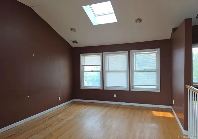Photo 3 of Single family home for sale at 2871 Shore Rd, Hempstead, NY 11783 | MLS# 1038810 | Listing updated on 2026-10-13