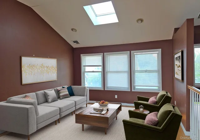 Photo 4 of Single family home for sale at 2871 Shore Rd, Hempstead, NY 11783 | MLS# 1038810 | Listing updated on 2026-10-13