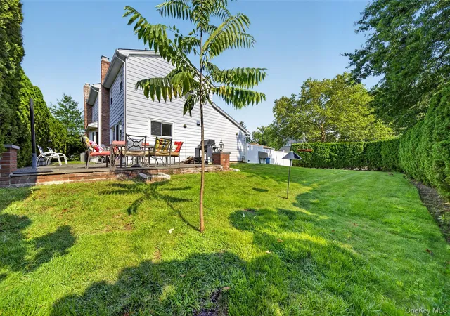 30th image of 2 Foxhurst Ct, North Hempstead, NY 11040 | MLS# 1038820