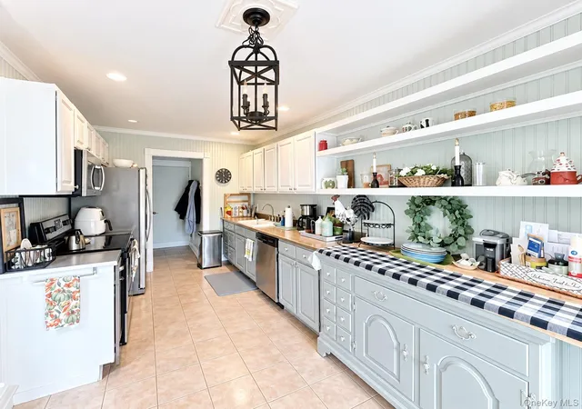 Photo 3 of Single family home for sale at 14 Potomac Ct #14, Brookhaven, NY 11727 | MLS# 1038829 | Listing updated on 2026-10-03
