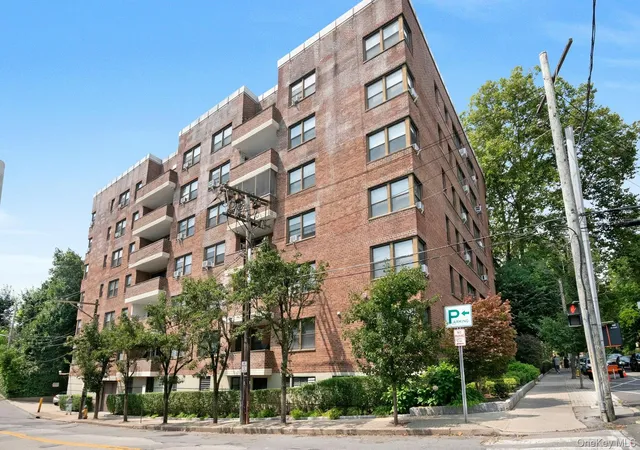 Photo 1 of Condo for sale at 180 E Hartsdale Ave #1E, Greenburgh, NY 10530 | MLS# 1038839 | Listing updated on 2026-09-03