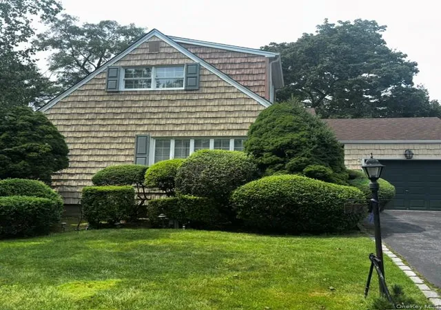 2nd image of 18 W Gaylore Dr, Babylon, NY 11701 | MLS# 1038848