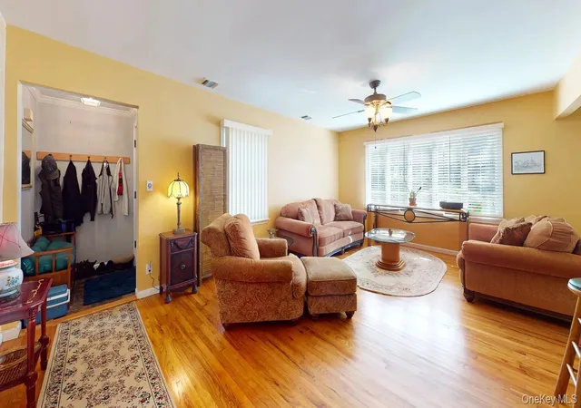 Photo 4 of Sale Pending at 18 W Gaylore Dr, Babylon, NY 11701 | MLS# 1038848 | Listing updated on 2026-10-02