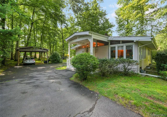 Photo 1 of Single family home for sale at 29 Fay Rd, Clarkstown, NY 10956 | MLS# 1038850 | Listing updated on 2026-09-17