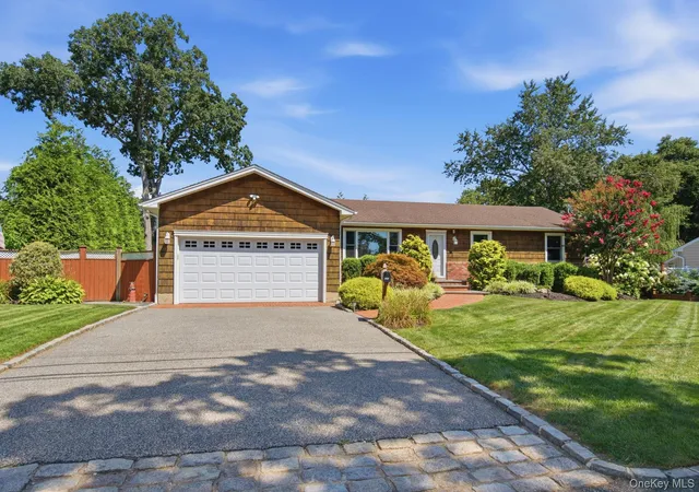2nd image of 215 Walker St, Babylon, NY 11704 | MLS# 1038858