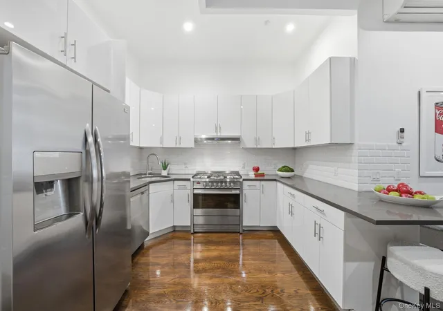 Photo 4 of House for sale at 236 W 112th Street, New York, NY 10026 | MLS# 1038905 | Listing updated on 2026-09-04