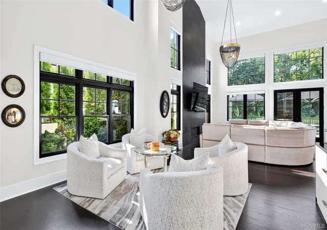 2nd image of 78 Three Ponds Ln E, Oyster Bay, NY 11797 | MLS# 1038912