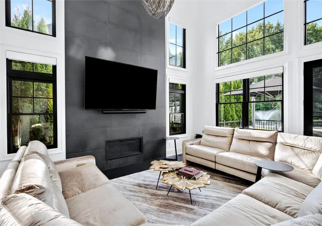 Listing Photo 4 - Condo for sale in building located at 78 Three Ponds Ln E, Oyster Bay, NY 11797
