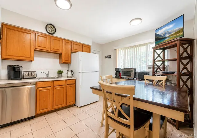 Photo 4 of Single family home for sale at 617 Granny Rd, Brookhaven, NY 11953 | MLS# 1038914 | Listing updated on 2026-09-13