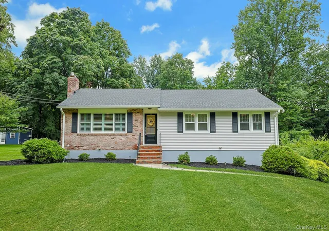 Photo 1 of Sale Pending at 5 Prides Xing, Clarkstown, NY 10956 | MLS# 1038929 | Listing updated on 2026-09-05