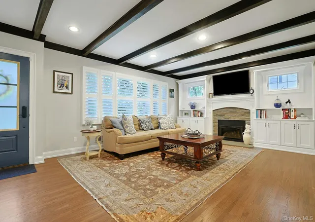 Photo 4 of Sale Pending at 5 Prides Xing, Clarkstown, NY 10956 | MLS# 1038929 | Listing updated on 2026-09-05