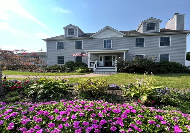 Photo 1 of Single family home for sale at 2 Box Tree, Southampton, NY 11942 | MLS# 1038939 | Listing updated on 2026-08-29