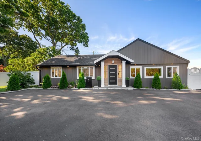 Photo 2 of Single family home for sale at 7 Tyrconnell Ave, Oyster Bay, NY 11762 | MLS# 1038950 | Listing updated on 2026-08-20