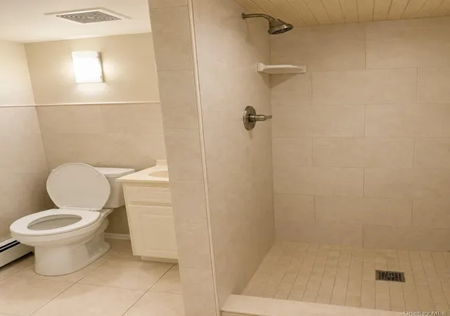 Photo 3 of Multi family home for sale at 834 E 229th Street, New York, NY 10466 | MLS# 1038961 | Listing updated on 2026-10-06