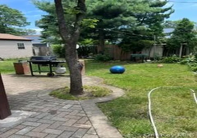 Photo 3 of Single family home for sale at 216 Broadway, Huntington, NY 11743 | MLS# 1038977 | Listing updated on 2026-08-22