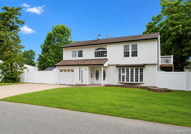 Photo 2 of Single family home for sale at 779 Peconic Ave, Babylon, NY 11704 | MLS# 1038986 | Listing updated on 2026-09-28