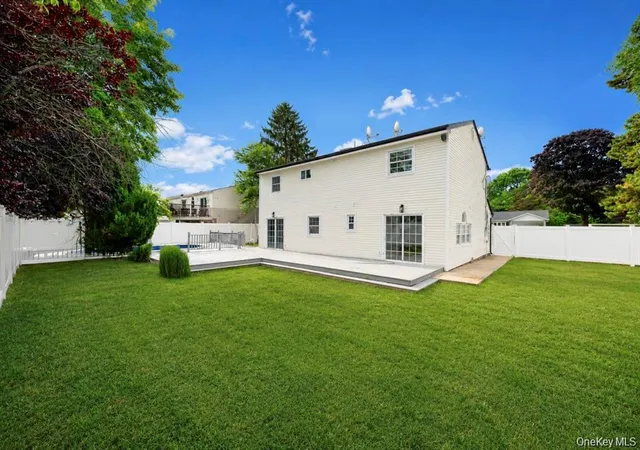 Photo 4 of Single family home for sale at 779 Peconic Ave, Babylon, NY 11704 | MLS# 1038986 | Listing updated on 2026-10-09