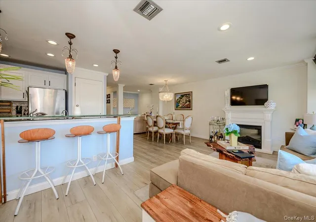 Photo 4 of Condo for sale at 543 W Broadway #A, Long Beach, NY 11561 | MLS# 1038998 | Listing updated on 2026-10-07
