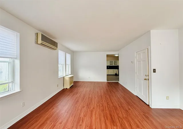Photo 4 of Single family home for sale at 1374 Hobart Ave, New York, NY 10461 | MLS# 1039002 | Listing updated on 2026-08-20