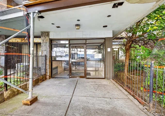 Listing Photo 2 - Condo for sale in building located at 138-70 Elder Ave, New York, NY 11355 - Unit #3L