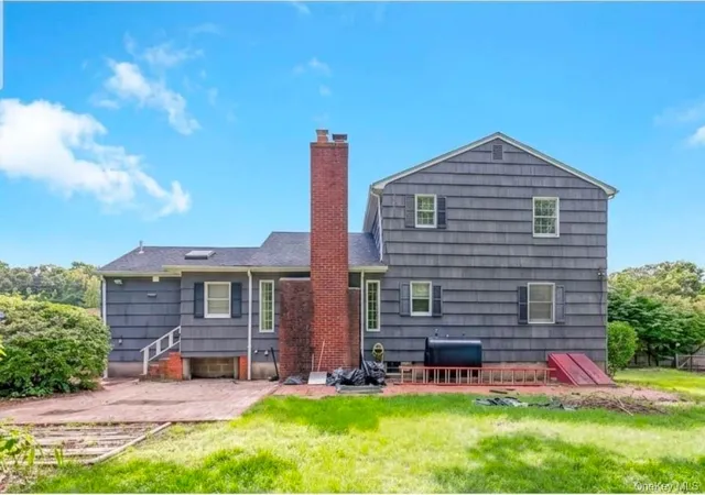 Photo 2 of Single family home for sale at 9 Half Moon Pond Rd, Brookhaven, NY 11961 | MLS# 1039022 | Listing updated on 2026-08-26