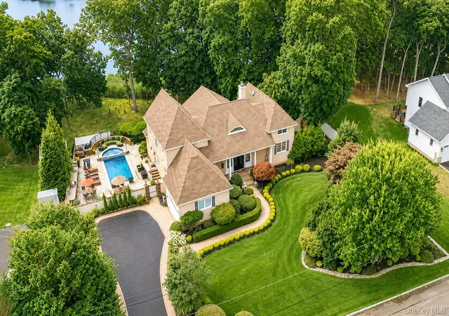 Photo 3 of Single family home for sale at 86 James Hawkins Rd, Brookhaven, NY 11955 | MLS# 1039030 | Listing updated on 2026-09-27