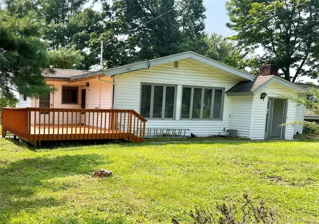 Photo 3 of Single family home for sale at 40 Crescent View, Thompson, NY 12775 | MLS# 1039031 | Listing updated on 2026-08-16