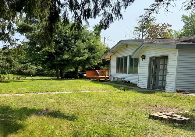 Photo 4 of Single family home for sale at 40 Crescent View, Thompson, NY 12775 | MLS# 1039031 | Listing updated on 2026-08-16