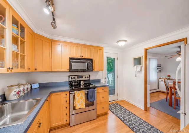 Photo 4 of Sale Pending at 9 Foxcroft Ln, Brookhaven, NY 11772 | MLS# 1039055 | Listing updated on 2026-09-05