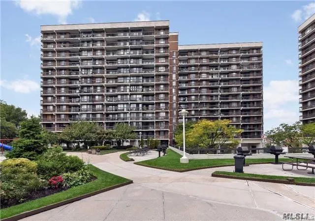 Photo 3 of Condo for sale at 150 38 Union Turnpike #4L, New York, NY 11367 | MLS# 1039069 | Listing updated on 2026-08-21
