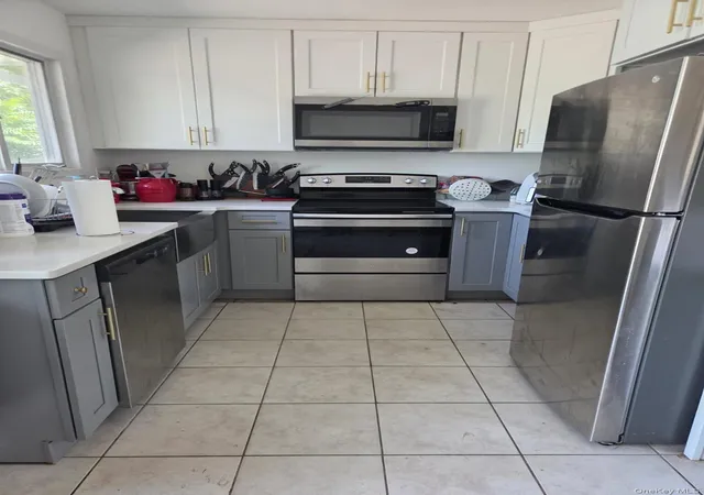 Photo 4 of Single family home for sale at 81 Cranberry Dr, Brookhaven, NY 11951 | MLS# 1039078 | Listing updated on 2026-09-02