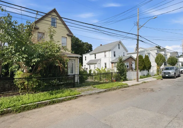 Photo 2 of Multi family home for sale at 11532 158th Street, New York, NY 11434 | MLS# 1039084 | Listing updated on 2026-08-19
