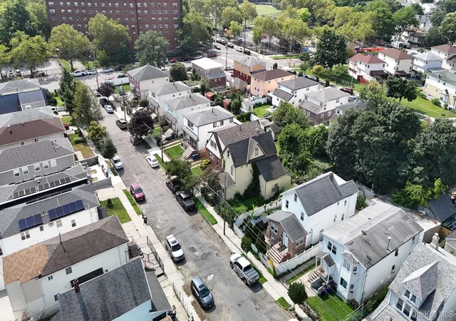 Listing Photo 5 - Condo for sale in building located at 11532 158th St, New York, NY 11434