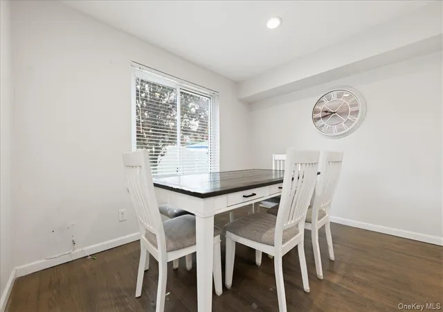 Listing Photo 4 - Condo for sale in building located at 47 Alhambra Dr, Hempstead, NY 11572