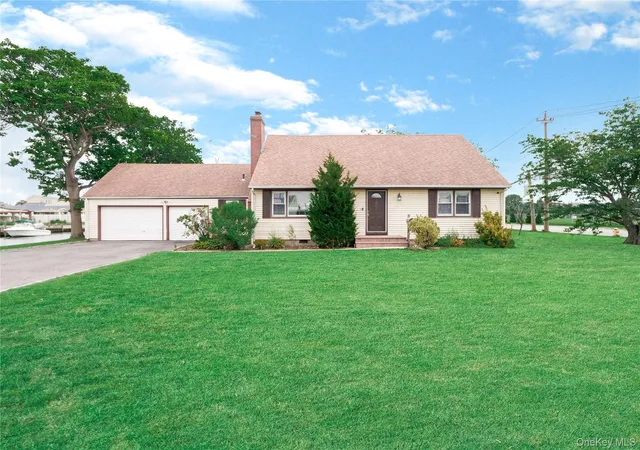 2nd image of 280 S Bayview Ave, Babylon, NY 11701 | MLS# 1039096