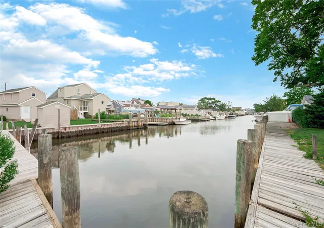 31st image of 280 S Bayview Ave, Babylon, NY 11701 | MLS# 1039096