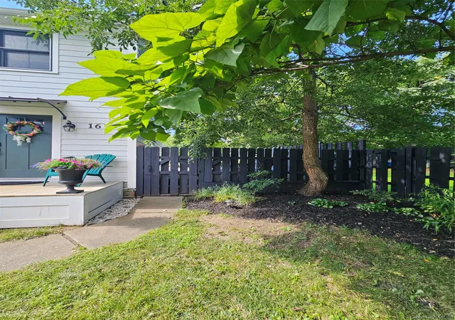 Photo 3 of Single family home for sale at 16 N Washington St, Athens, NY 12015 | MLS# 1039097 | Listing updated on 2026-09-05