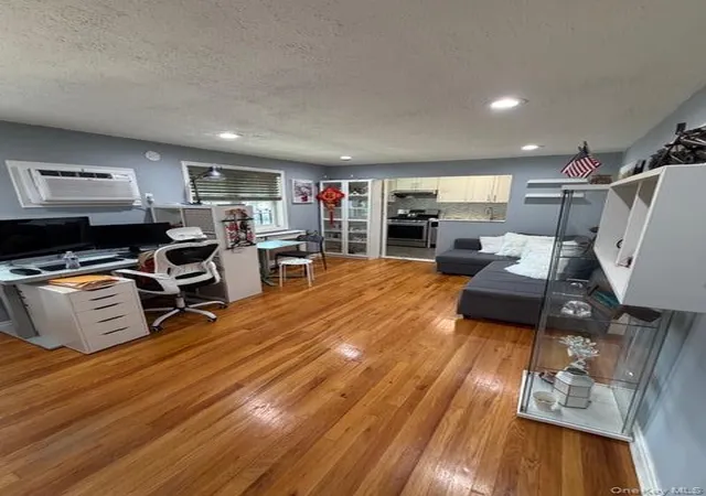Photo 3 of Condo for sale at 65 50 224 Street #B, New York, NY 11364 | MLS# 1039144 | Listing updated on 2026-08-29