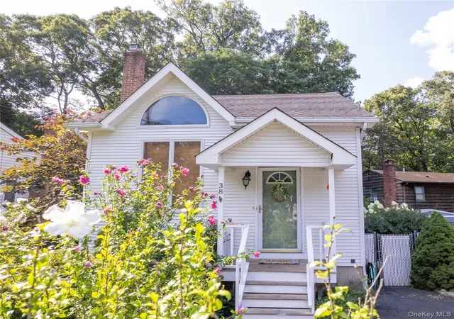 1st image of 38 Montauk Rd, Brookhaven, NY 11789 | MLS# 1039159