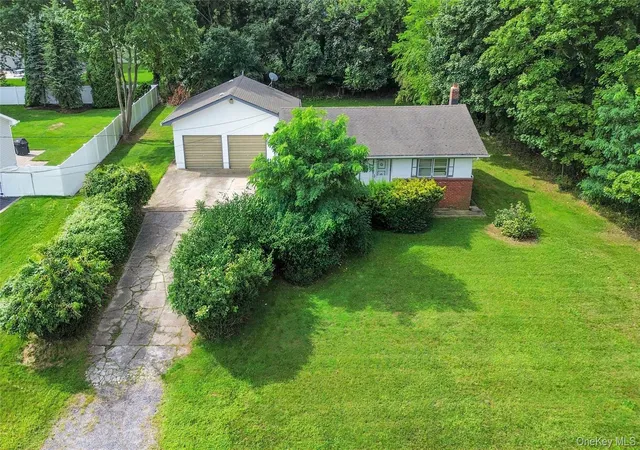 Photo 3 of Single family home for sale at 38 Sams Path, Brookhaven, NY 11778 | MLS# 1039169 | Listing updated on 2026-10-06